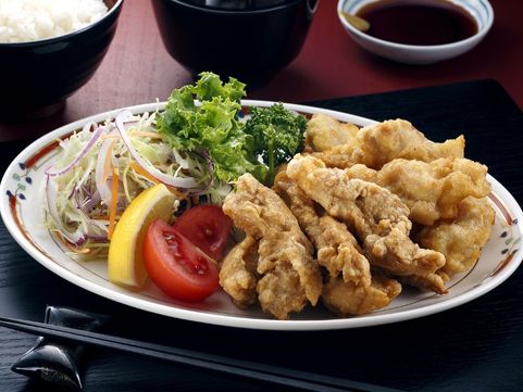 大分・別府「レストラン東洋軒」レンジでチンするとり天セット