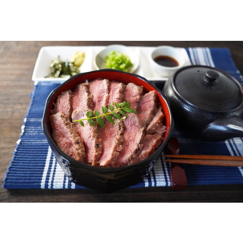 「山晃食品」神戸牛・宮崎牛ひつまぶし